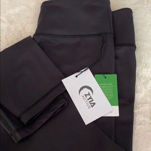 Zyia Black Light N Tight Mid-Rise 7/8 24”